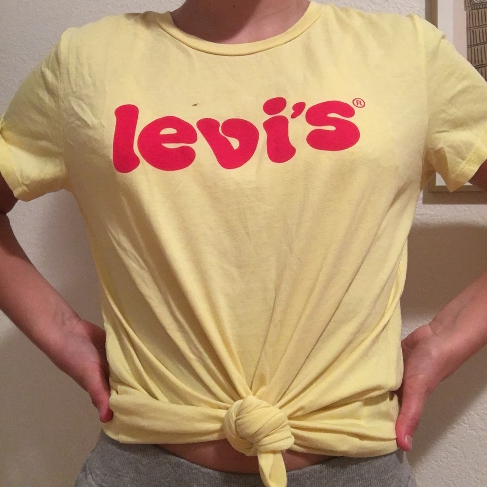 Levi's Graphic Tee